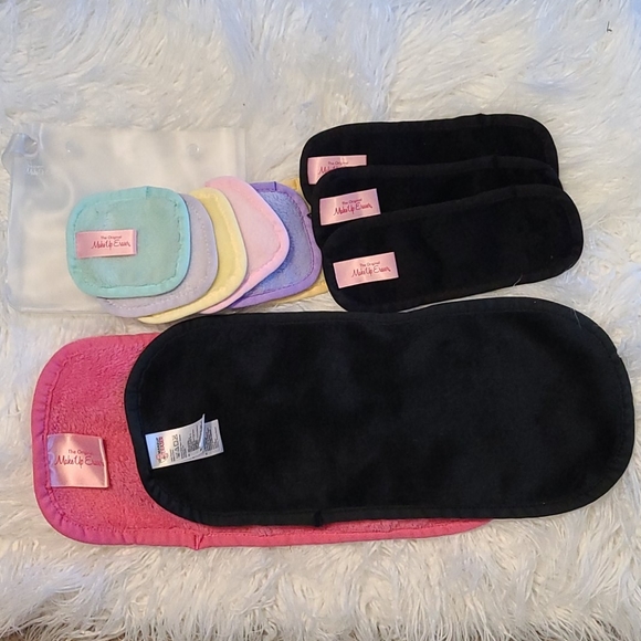 MakeUp Eraser Other - LOT ORIGINAL MAKEUP ERASERS 7 DAY W BAG 2 LARGE